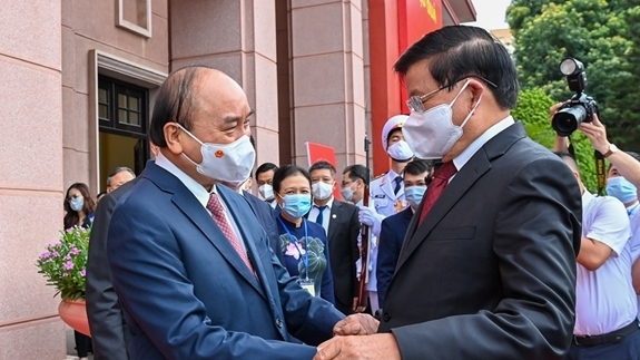 老挝人民革命党中央总书记、国家主席通伦·西苏里到访胡志明国家政治学院