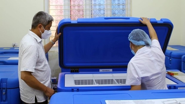由全球疫苗免疫联盟赞助的174台疫苗冷藏箱成功运抵越南