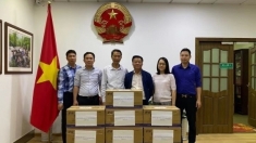 旅居中国云南省的越南侨胞捐款支持祖国抗击新冠疫情