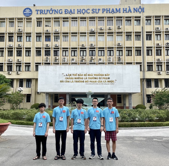 越南学生在2021年国际物理学奥林匹克竞赛中夺得五枚奖牌