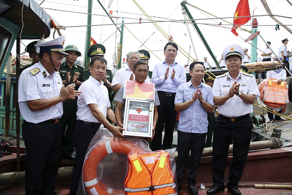 越南渔民努力克服欧盟的IUU“黄牌”警告