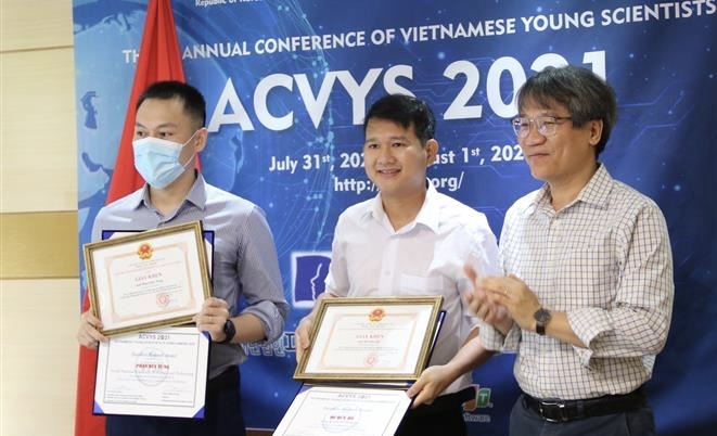 越南留学生在韩国推动科学研究