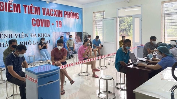 8500名老街省边民与劳动者接种新冠病毒灭活疫苗