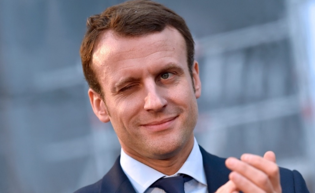 法国总统埃马纽埃尔·马克龙（Emmanuel Macron ）8月12日表示，为了帮助越南应对新冠肺炎疫情，法国政府决定为越南捐赠67万剂阿斯利康疫苗