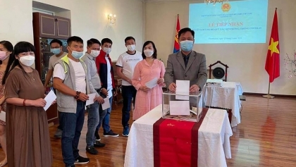旅居蒙古越南社群捐赠7000多美元帮助国内同胞抗击疫情