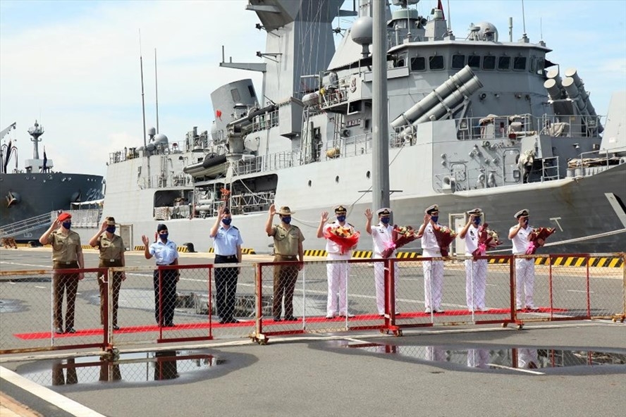 澳大利亚皇家海三艘军舰编队及700名国防军军官抵达金兰国际港口（图：澳大利亚驻越南大使馆）