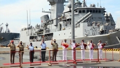 澳大利亚皇家海三艘军舰编队及700名国防军军官抵达金兰国际港口