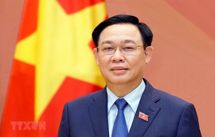 越南国会主席王廷惠向德国联邦议院新任议长贝尔贝尔·巴斯致贺信