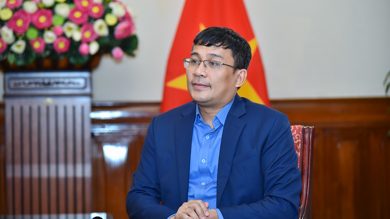 越南外交部副部长阮明武欢迎并高度评价了中方在支持包括越南在内的国家应付新冠肺炎疫情中发挥的作用和贡献