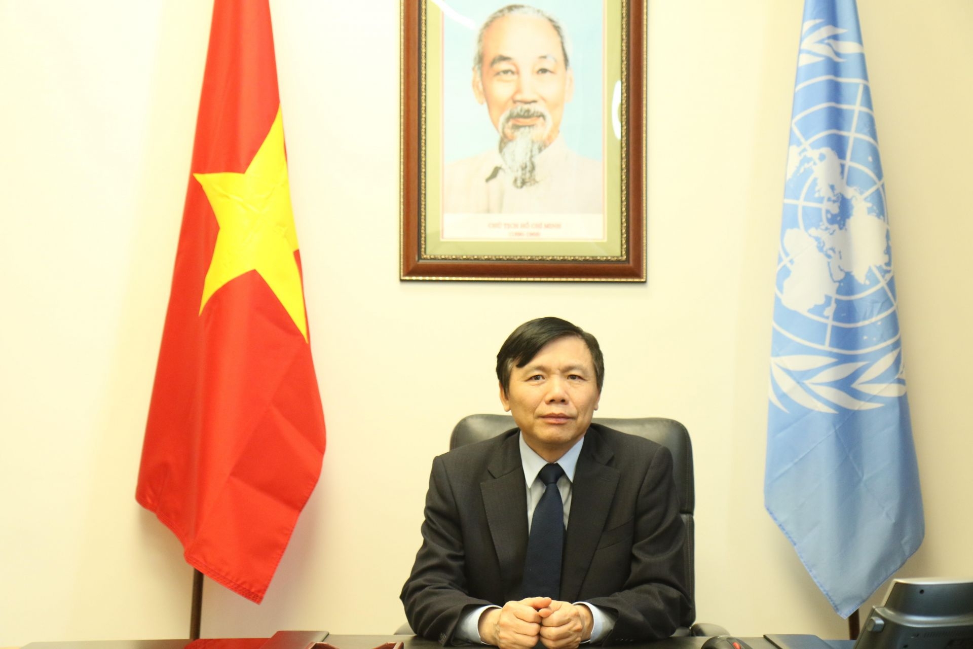 越南国家副主席武氏映春要求当地各级政府关心和照顾边民的生活