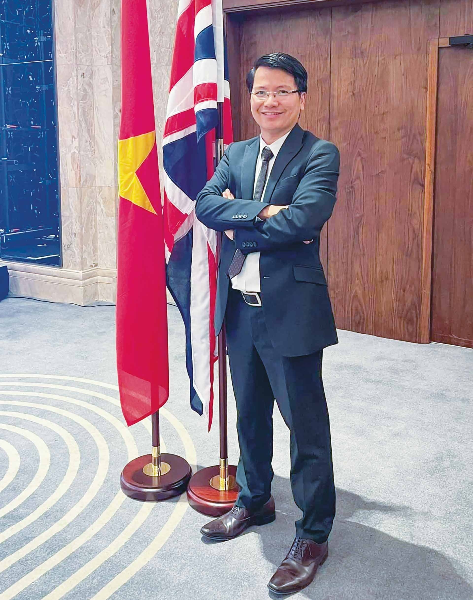 在英国的越南企业协会秘书长范忠坚先生。