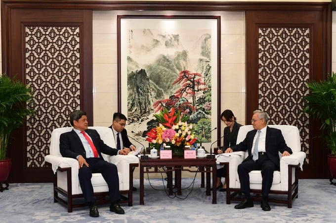 陈青南副部长会见广东省政府党组成员陈良贤。