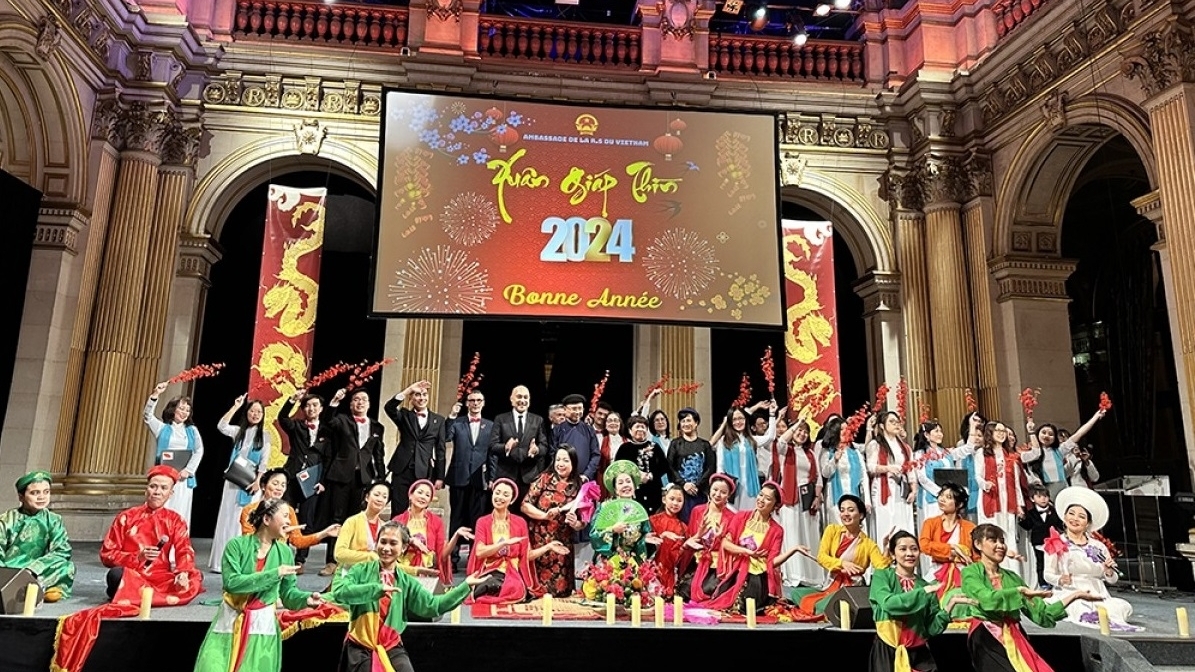 2024年甲辰春节：旅居法国和德国越南人迎春的温馨气氛