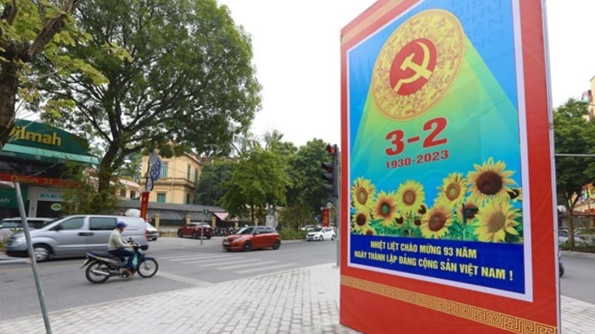老挝媒体盛赞越南共产党的成长和成熟
