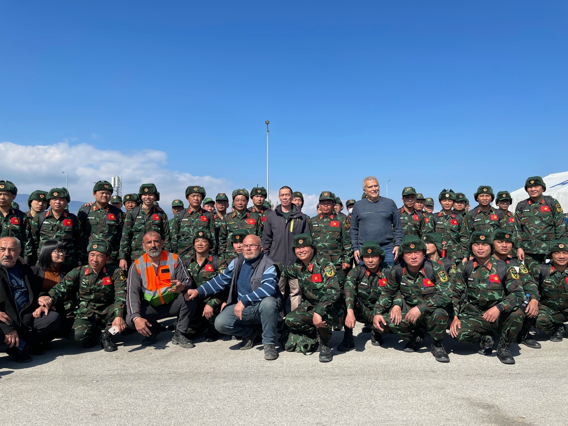 越南人民军支援救灾队圆满完成在土耳其任务。