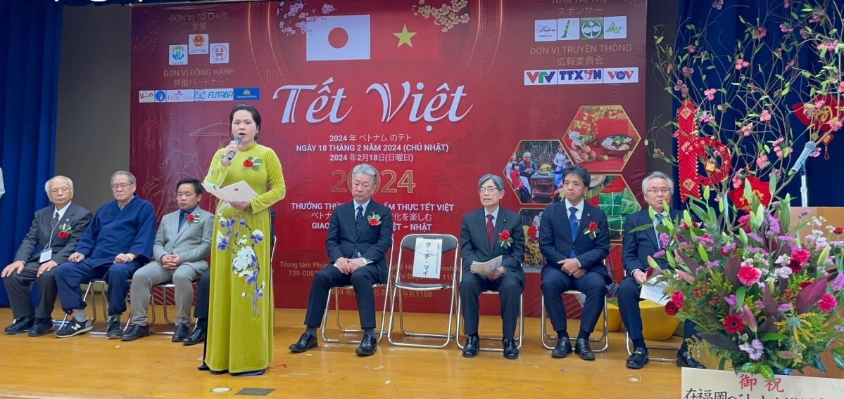 越南驻福冈市总领事武芝梅女士致开幕辞。
