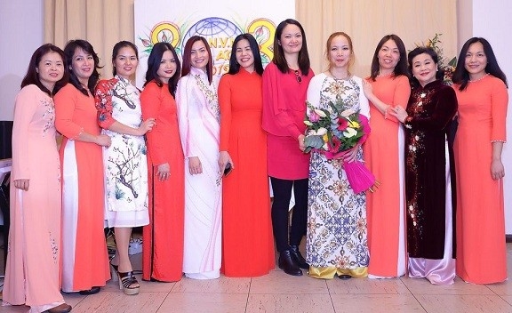 奥地利越南妇女协会的姐妹们。 （图：NVCC）