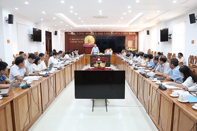 越南农业与农村发展部副部长冯德进与朔庄省领导班子的工作会议。
