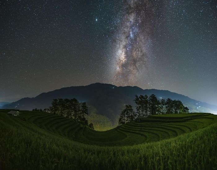 安沛省木江界县的晨曦是西北地区最美丽的梯田之一，也是欣赏银河的好地方。（图：黄明孝）