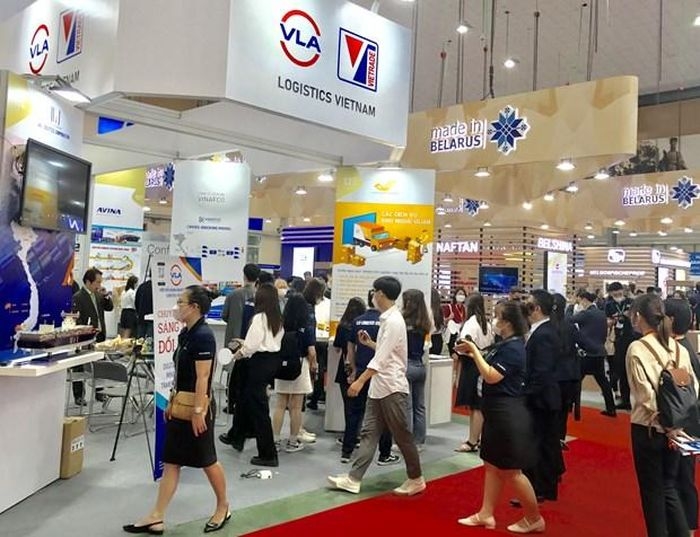 参加 2022 年越南国际贸易博览会的各家企业。（图：春广/越通社）
