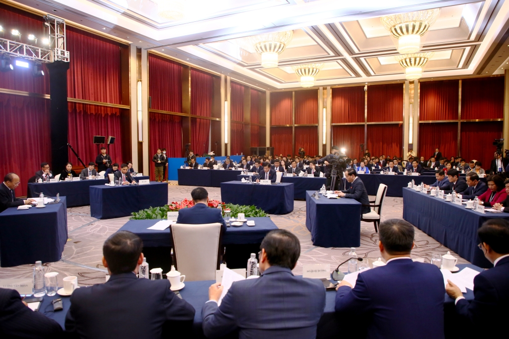 2024年越南四省与中国广西壮族自治区联工委会晤场景。