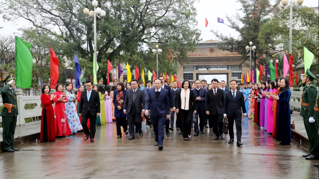 加强友谊和政治互信，推动越南广宁省与中国广西壮族自治区合作关系迈上新台阶