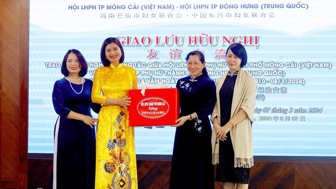 越南与中国妇女举行“深情厚谊”的友好交流活动