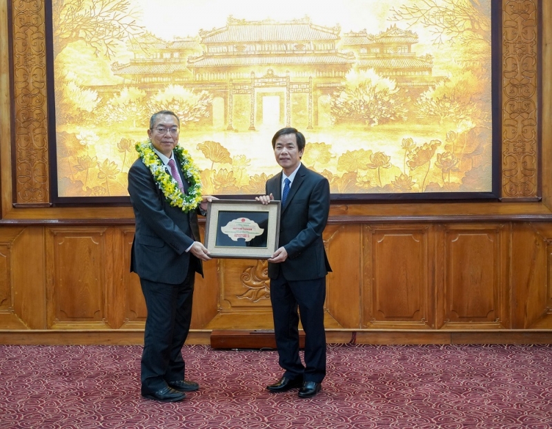 承天顺化省向日本教授授予“名誉公民”称号。