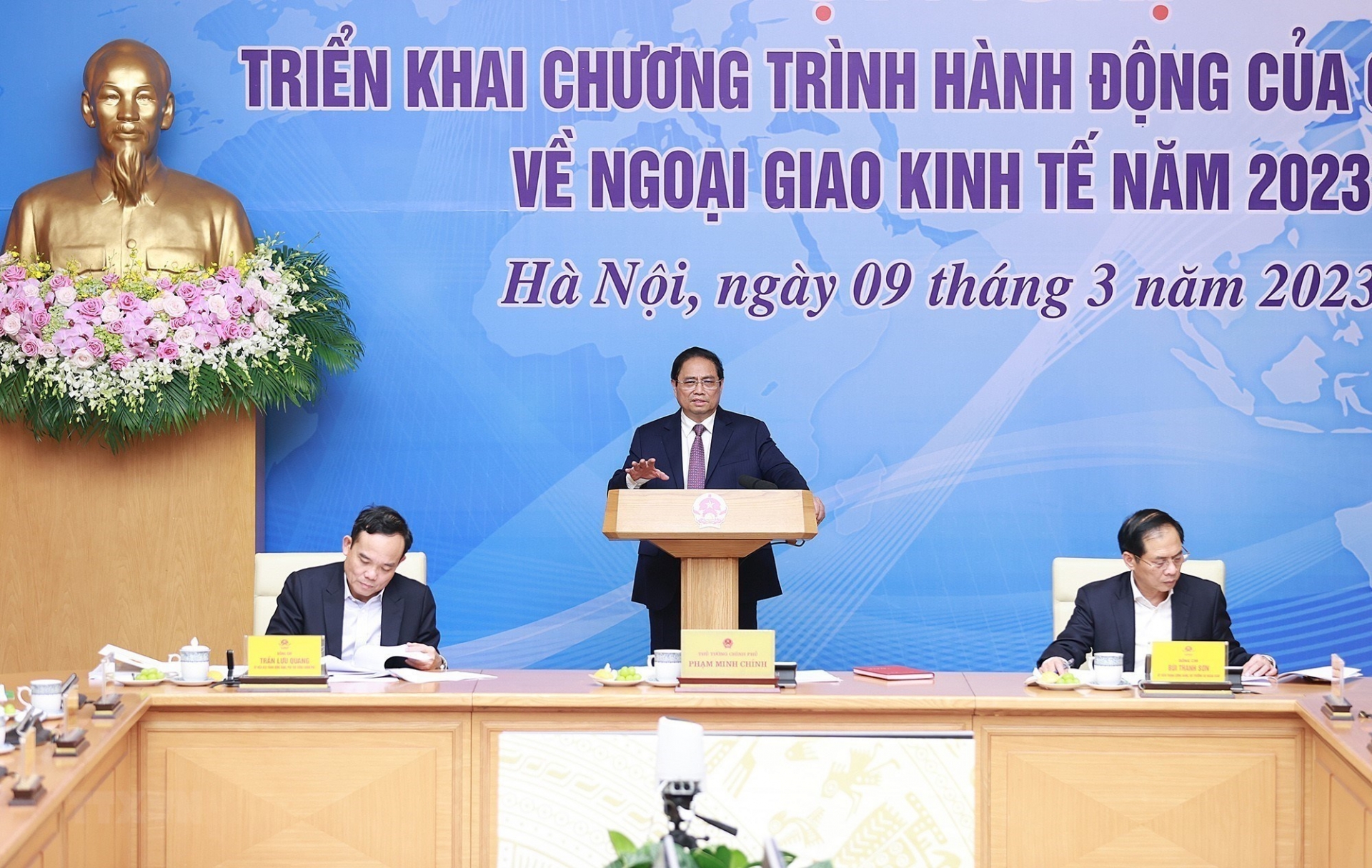 越南政府举行落实2023年经济外交行动计划的会议。