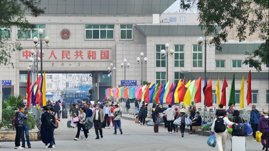 芒街积极接待中国游客