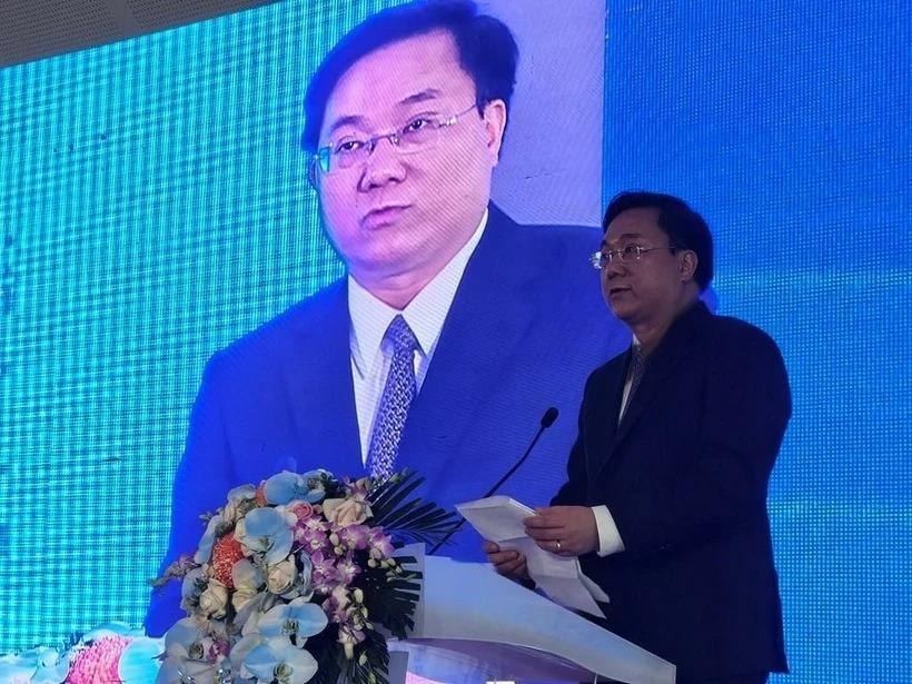 越南计划与投资部副部长陈维东在论坛上发表讲话。