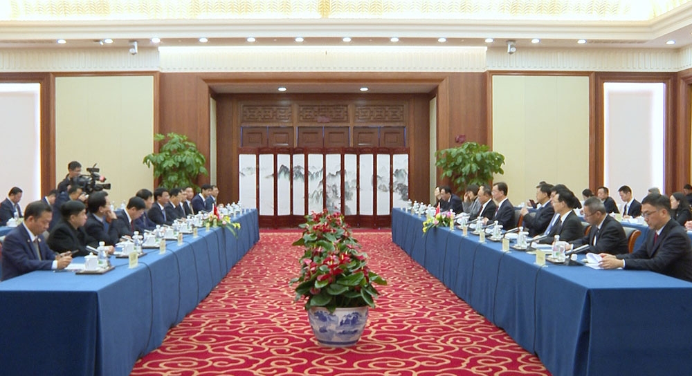 2024年1月25日，老街省省委书记邓春丰与中国云南省省委书记王宁举行工作会谈。
