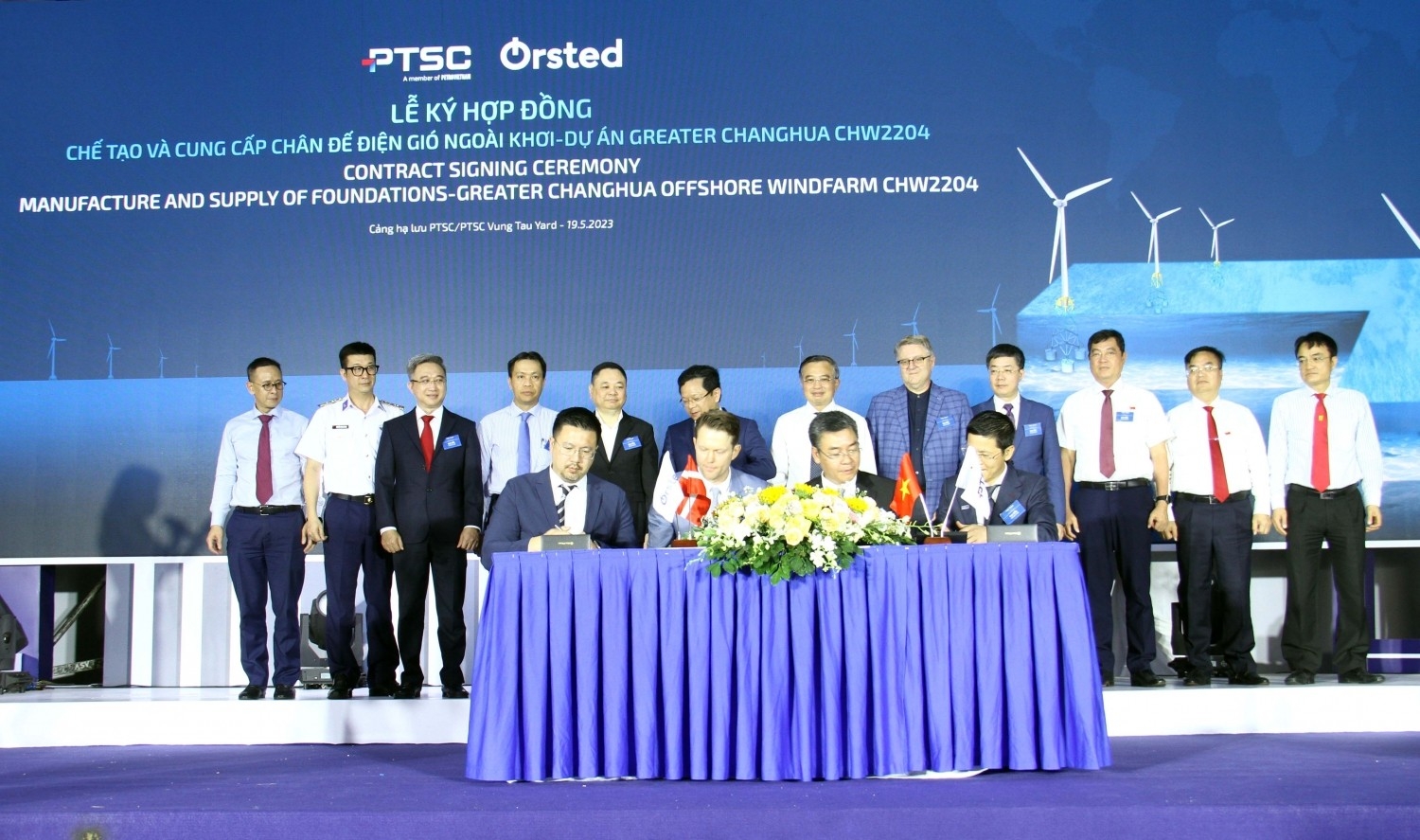 为中国台湾大彰化CHW2204 项目制造和供应海上风电基础垫层的合同签署仪式。