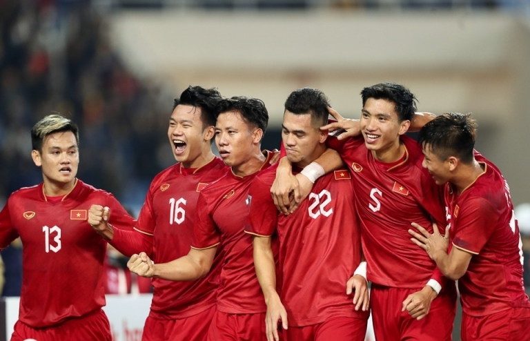 越南球队与中国香港球队的友好足球赛
