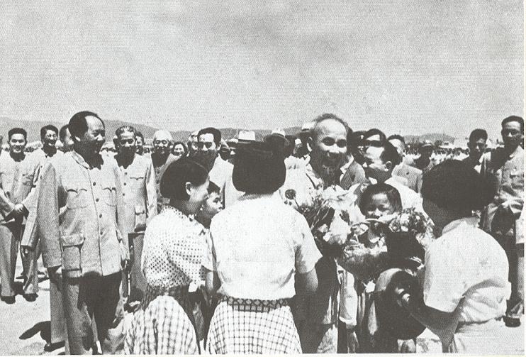 胡志明主席于1955年7月访问中国。