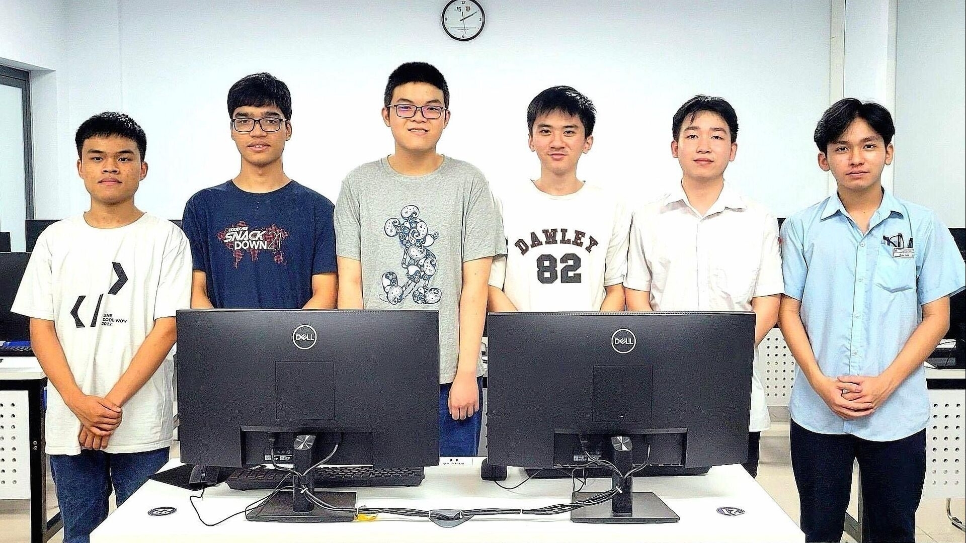 6名越南学生在亚太信息学奥林匹克竞赛中获得奖牌