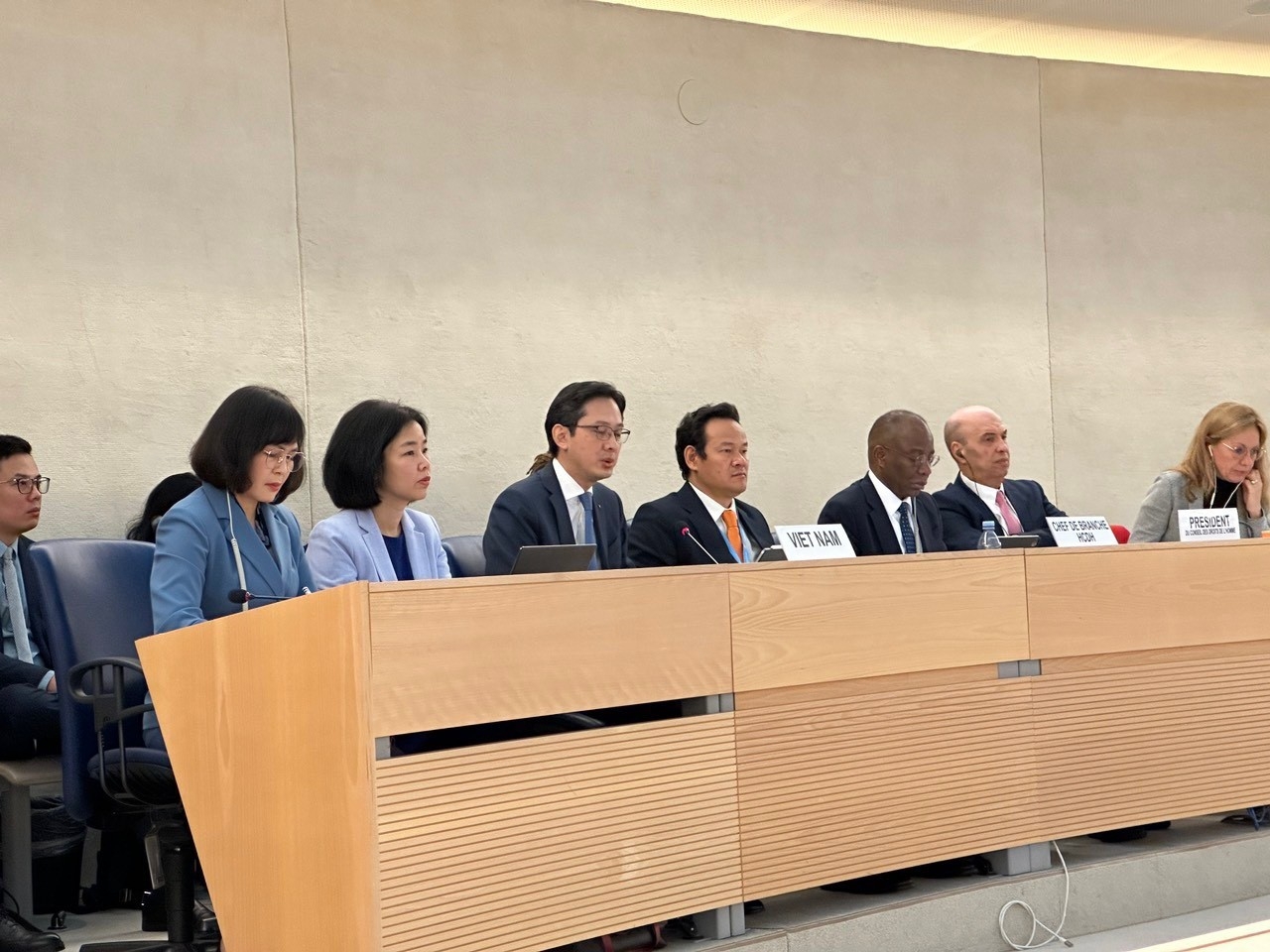 越南代表团参加联合国人权理事会第四轮普遍定期审议机制（UPR）下有关国家报告的对话会。