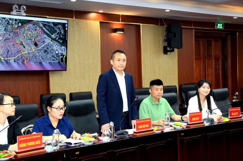 青秀区副区长江延荣同意吴权郡所提出的合作建议。