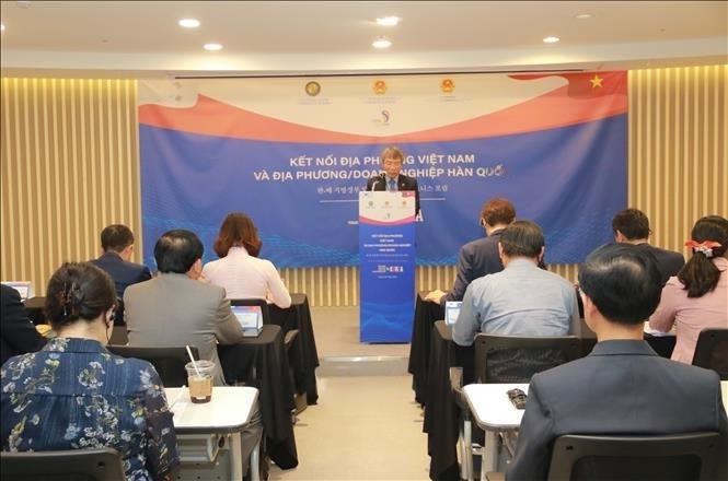 越南驻韩国大使阮武松先生在开幕式上发言。