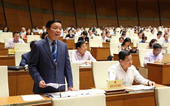 政府副总理陈红河 。
