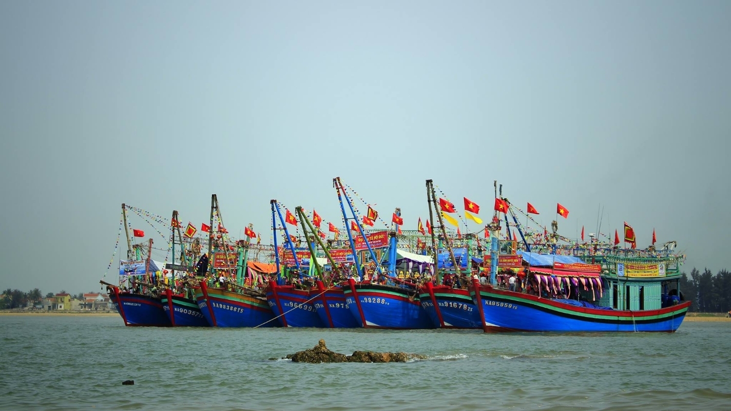 广治省加强对渔船的监测以打击非法捕捞行为