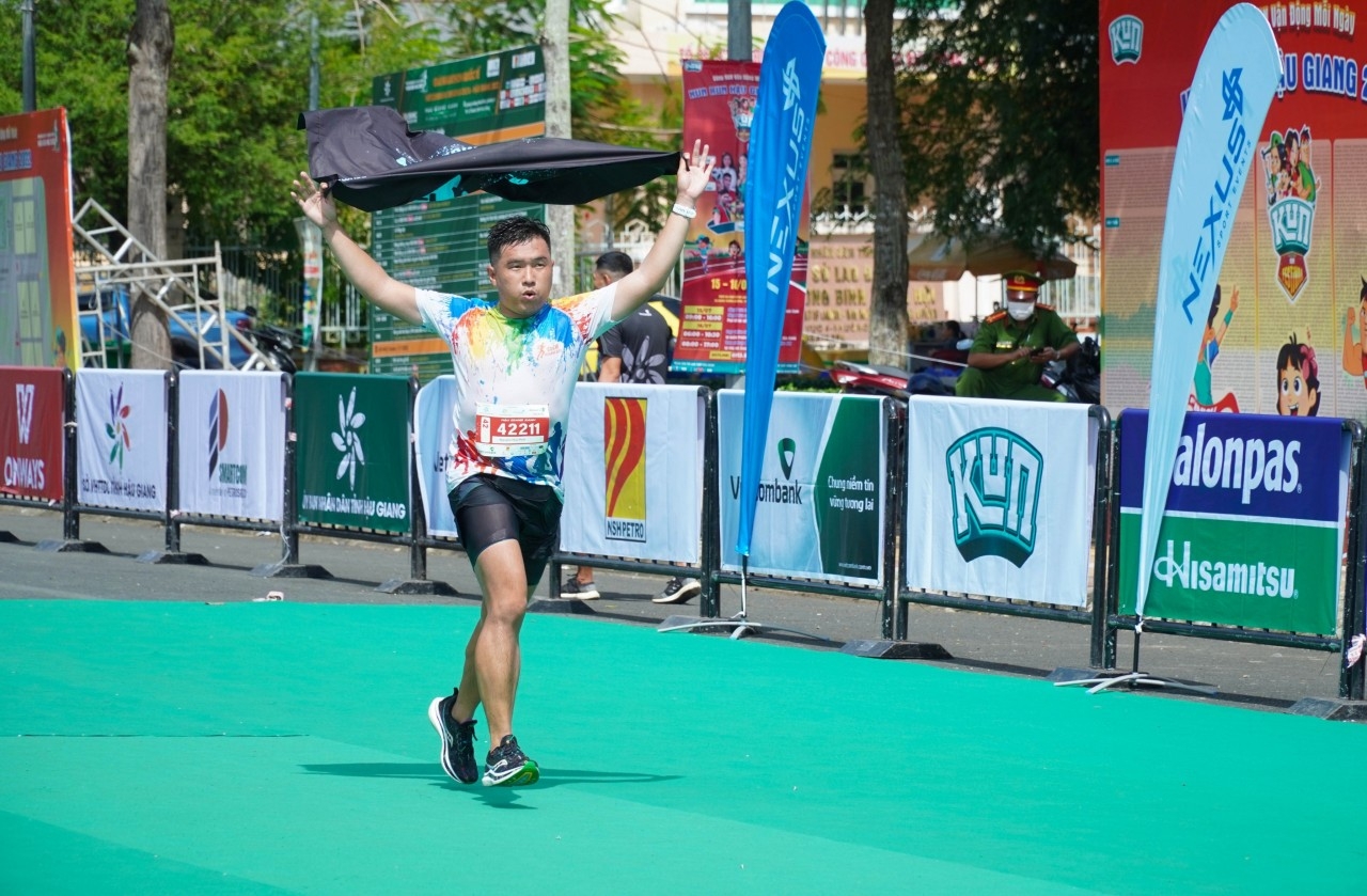 2023年后江省国际马拉松赛的跑步距离分别是5公里、10公里、21公里和42公里。