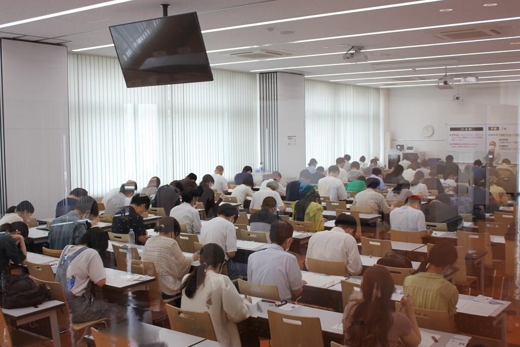 789名日本人参加越南语能力测试。