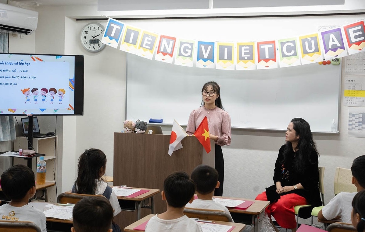 在越南Vinschool小学有5年教学经验的黎氏碧玉教师将直接负责教学和备课。