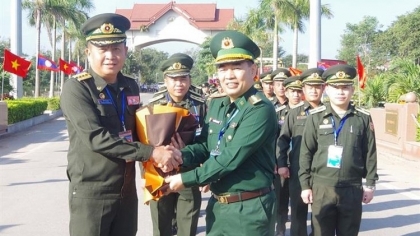 越南与老挝边防年轻军官开展多项交流活动