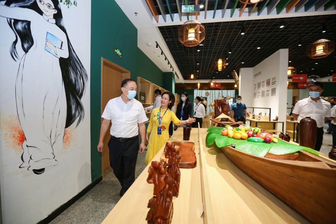 茶楣博士在中国的越南国家产品展厅，承载着越南“灵魂”，给参观者留下了印象。