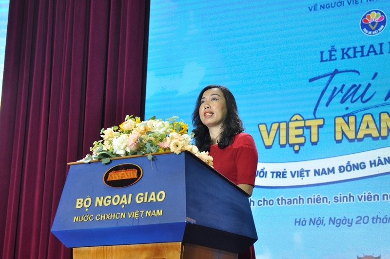 外交部副部长、海外越南人国家委员会主任黎氏秋恒在开幕式上发言。