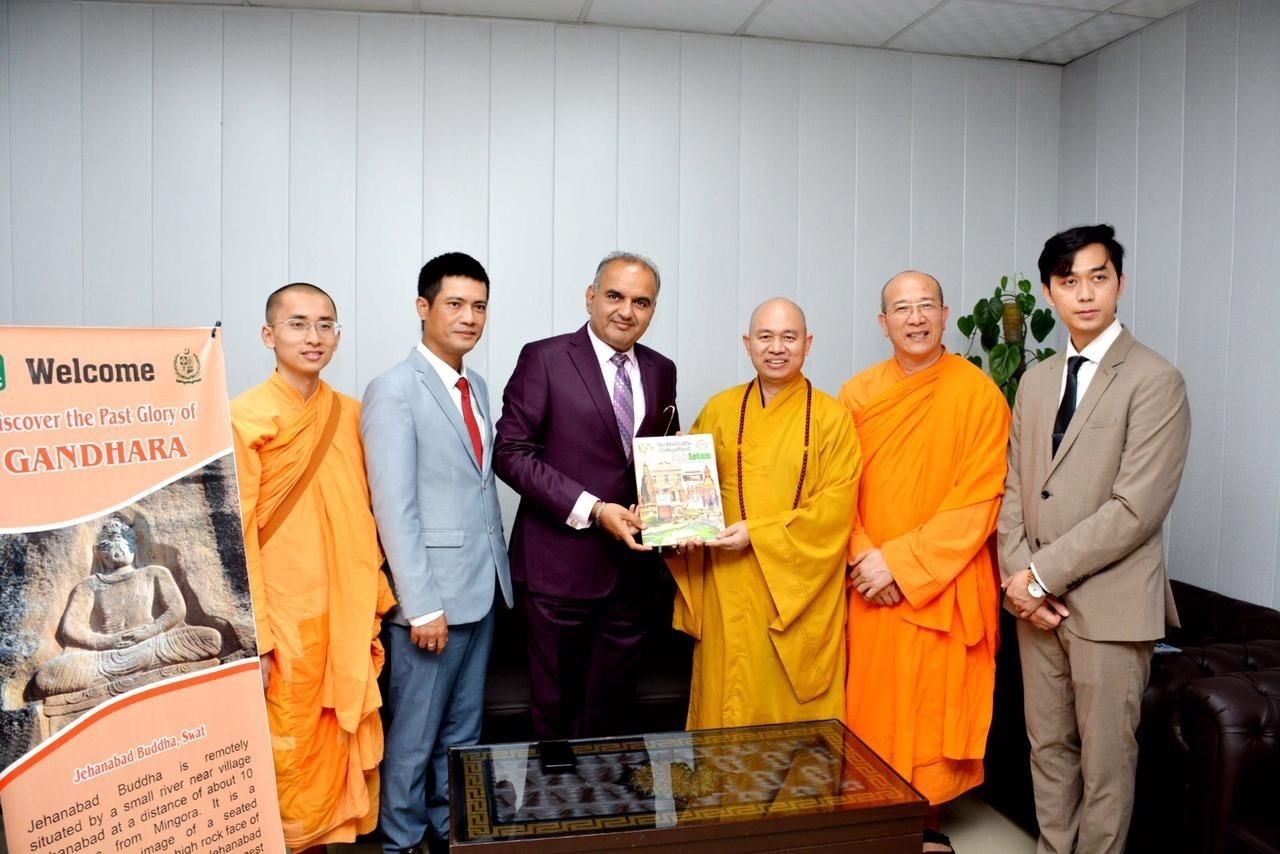 越南佛教协会代表团和越南驻巴基斯坦大使会见了国务卿、巴基斯坦总理办公室犍陀罗佛教遗产发展特工队主席拉梅什·库马尔·万夸尼（Ramesh Kumar Vankwani）博士并与其进行了工作会谈。