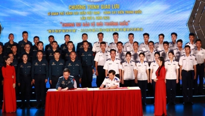 越中海警携手保护海洋环境