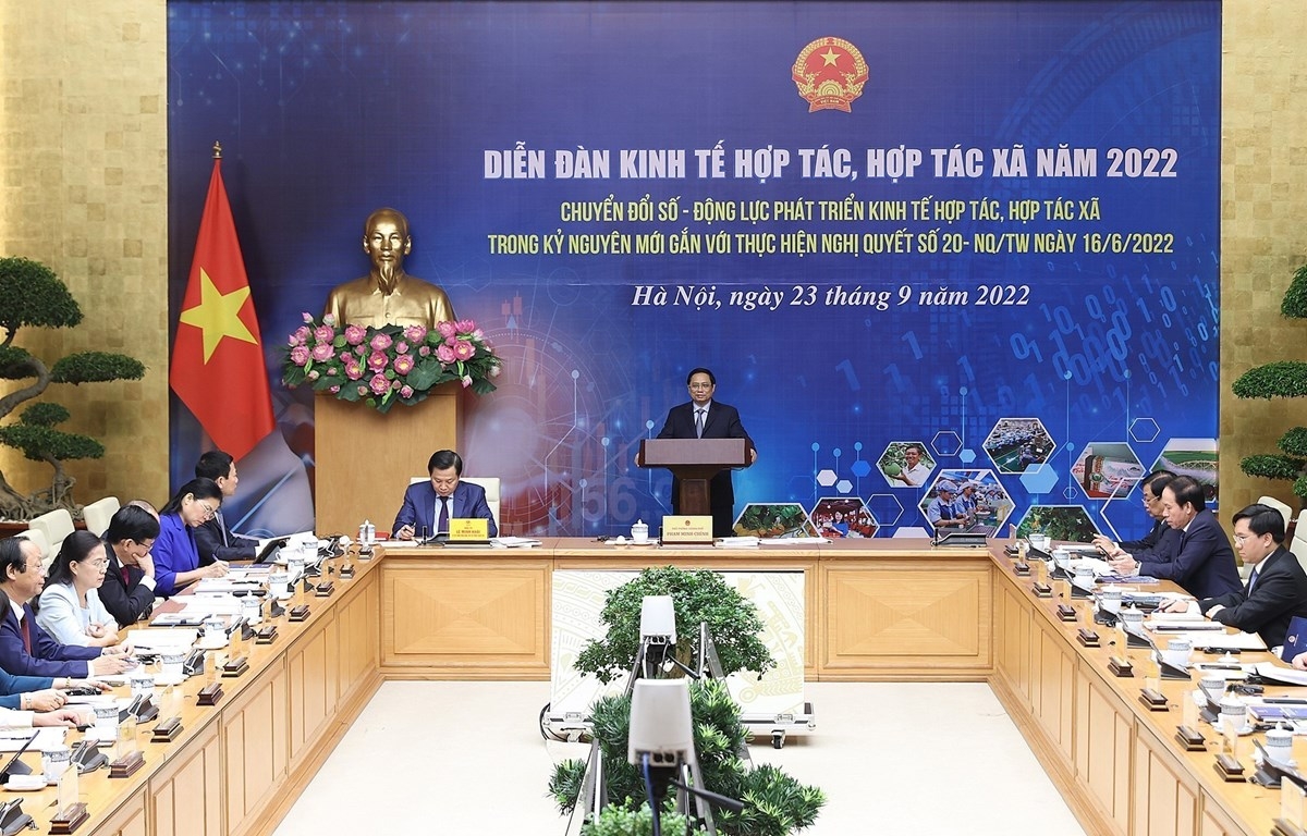 越南政府总理范明政主持召开2022年合作社和合作经济论坛。